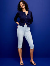 High-Waisted Wow Capri Jeans - Light Wash
