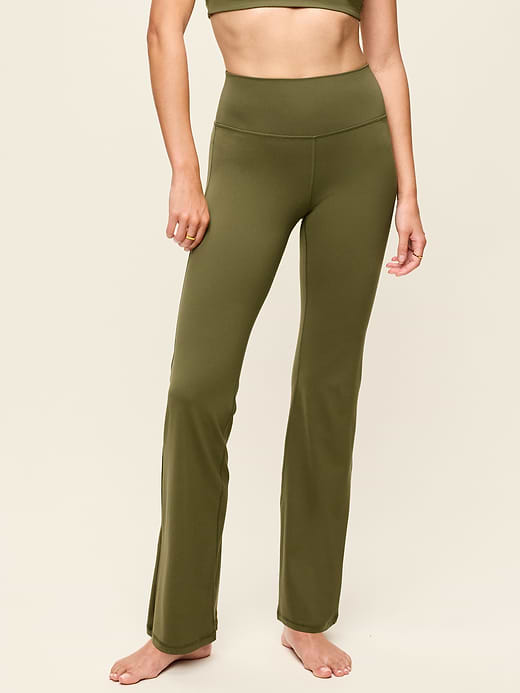 High-Waisted StudioSmooth Flare Leggings - Hearthwood