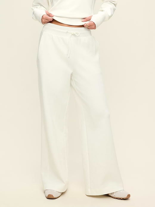 Extra High-Waisted Dynamic Fleece Wide-Leg Sweatpants - Magnolia
